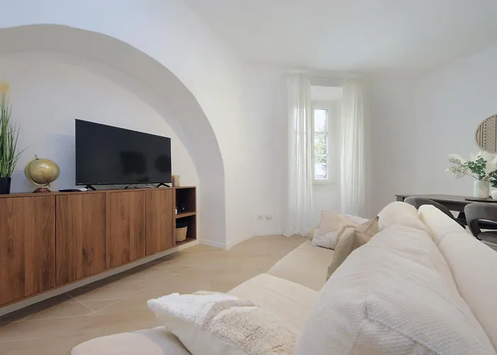 Apartment Amiterno Elegance - By Domus Dimore